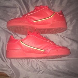 All red adidas ‼️